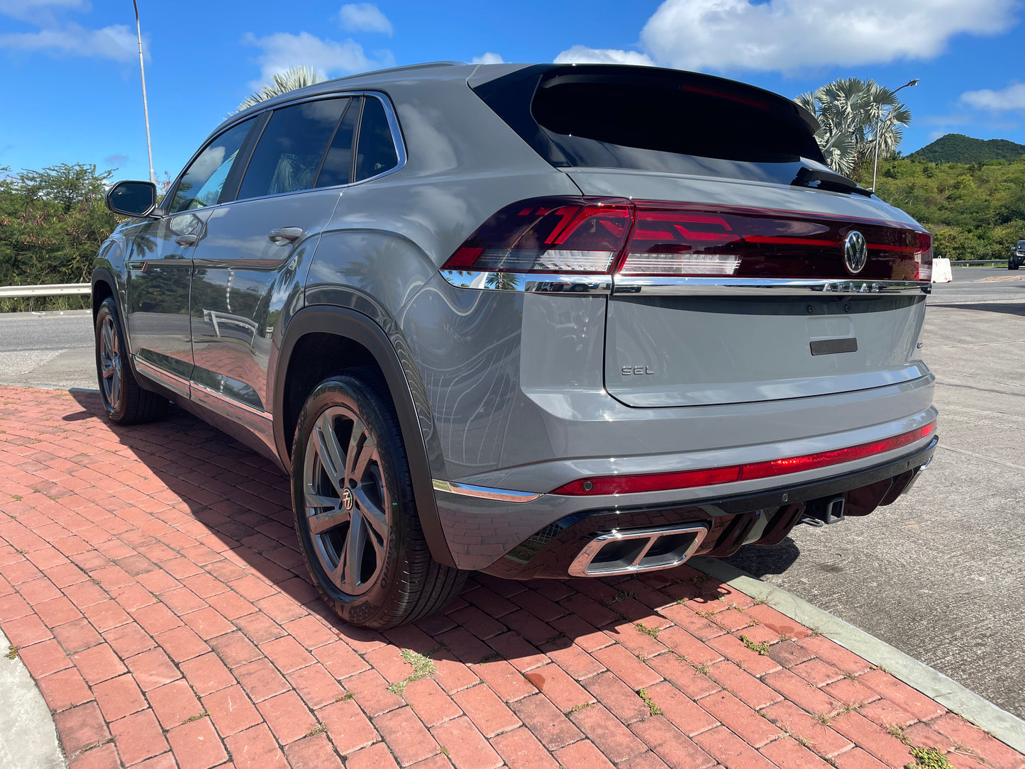 2024 VW ATLAS CROSS SPORT R LINE SEL