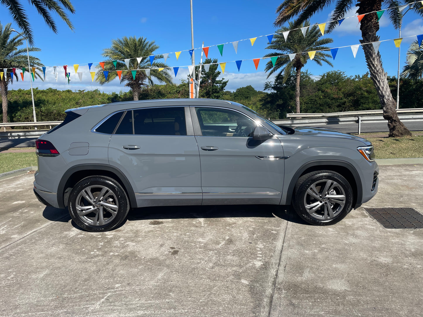 2024 VW ATLAS CROSS SPORT R LINE SEL