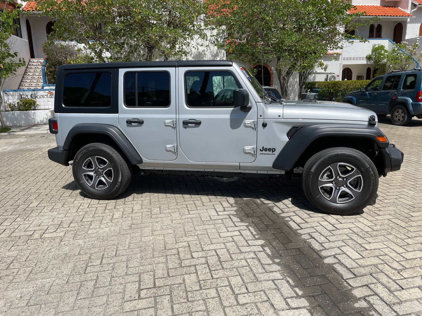 NEW 2023 JEEP WRANGLER UNLIMITED SPORT SILVER