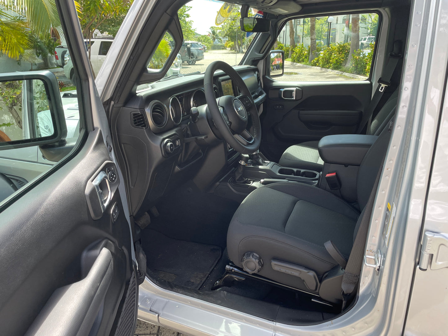 NEW 2023 JEEP WRANGLER UNLIMITED SPORT SILVER