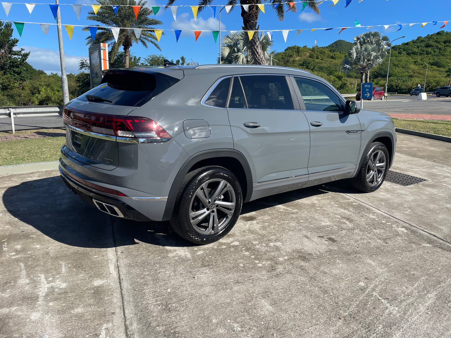 2024 VW ATLAS CROSS SPORT R LINE SEL