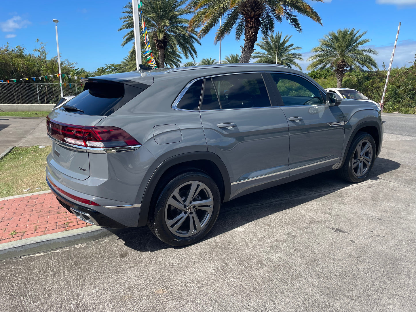 2024 VW ATLAS CROSS SPORT R LINE SEL