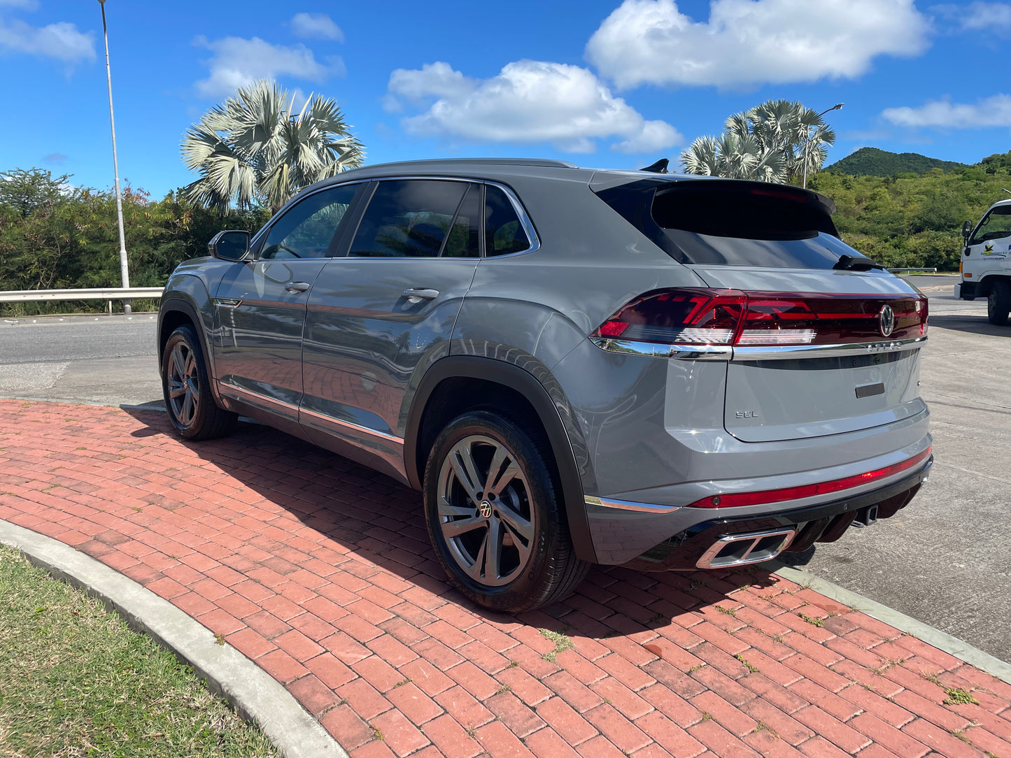 2024 VW ATLAS CROSS SPORT R LINE SEL