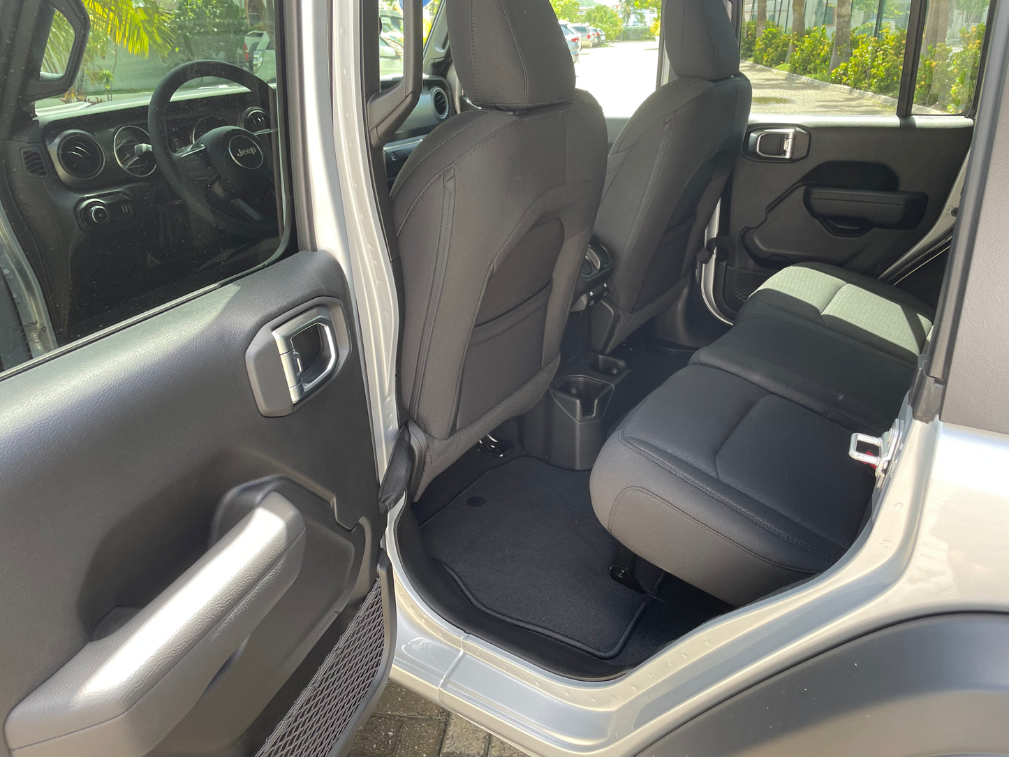 NEW 2023 JEEP WRANGLER UNLIMITED SPORT SILVER