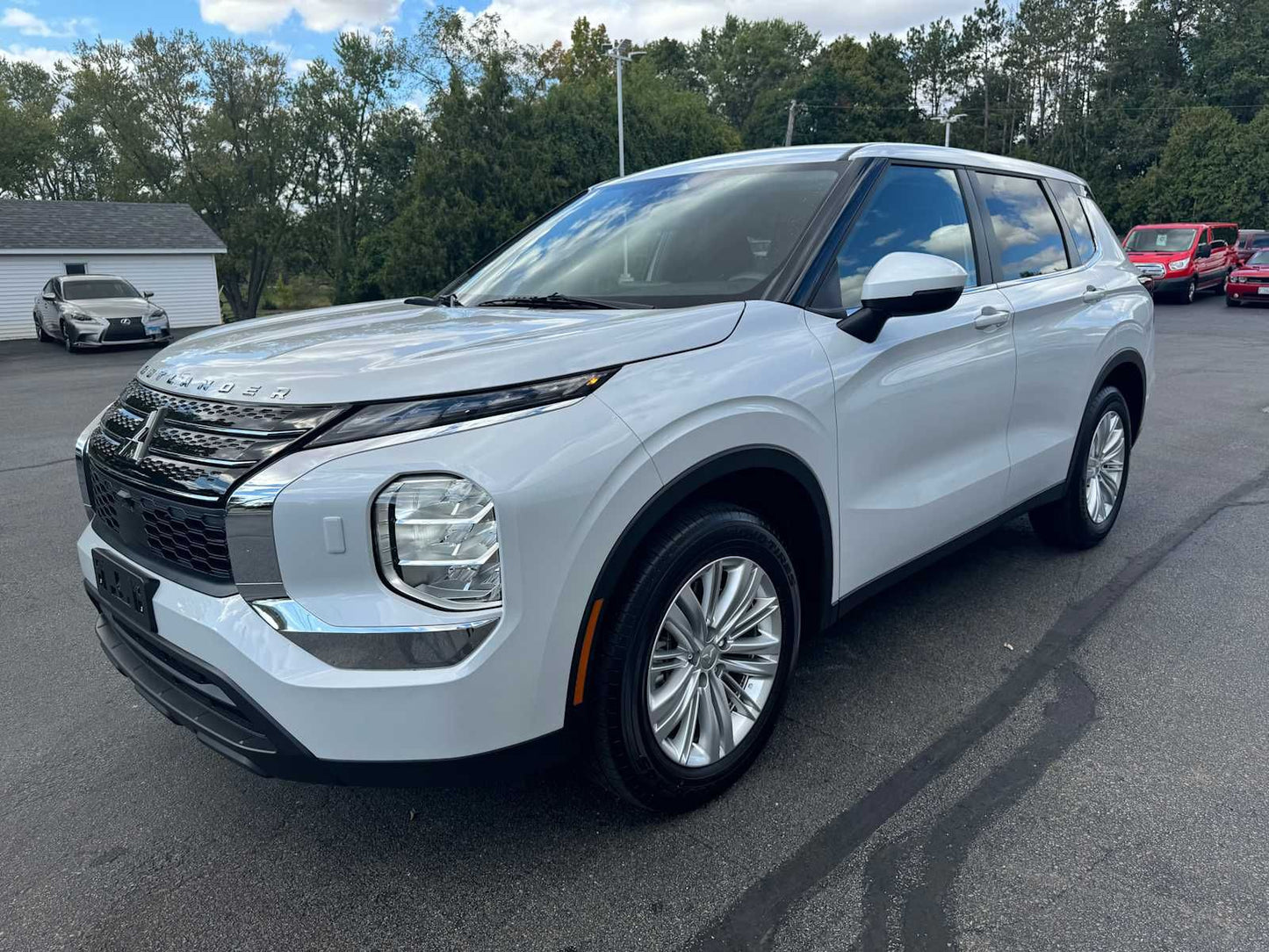 2025 MITSUBISHI OUTLANDER ES 7 PASSENGERS 15K MILES