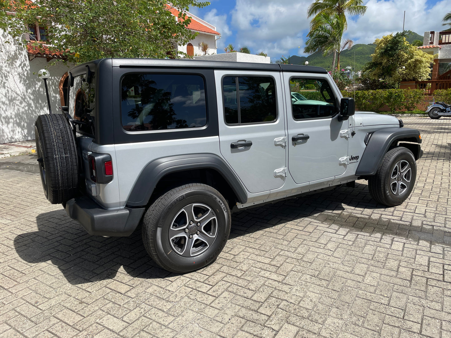 NEW 2023 JEEP WRANGLER UNLIMITED SPORT SILVER