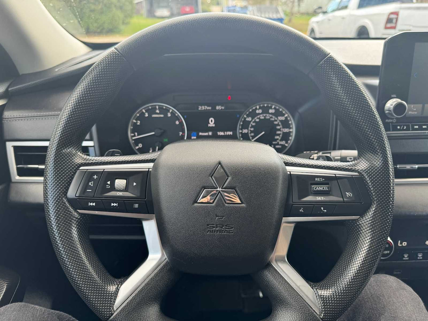 2025 MITSUBISHI OUTLANDER ES 7 PASSENGERS 15K MILES