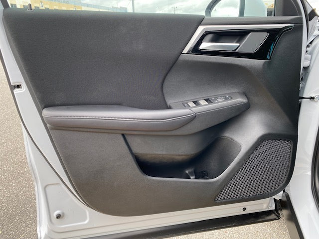 2024 MITSUBISHI OUTLANDER ES FWD 7 PASSENGERS