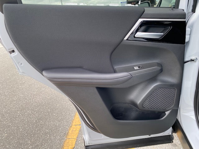 2024 MITSUBISHI OUTLANDER ES FWD 7 PASSENGERS