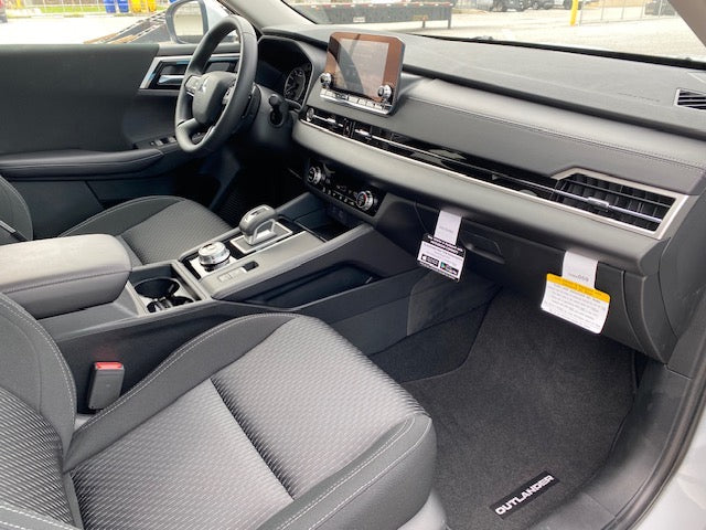 2024 MITSUBISHI OUTLANDER ES FWD 7 PASSENGERS