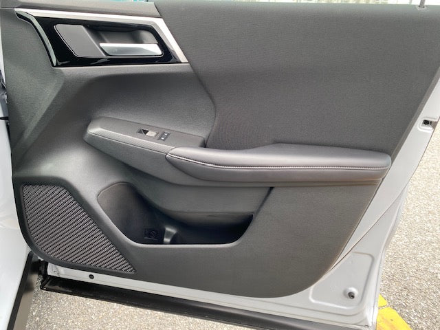 2024 MITSUBISHI OUTLANDER ES FWD 7 PASSENGERS