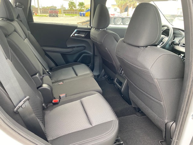 2024 MITSUBISHI OUTLANDER ES FWD 7 PASSENGERS