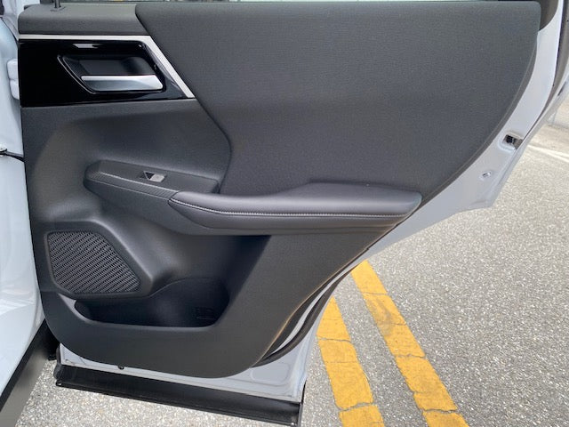 2024 MITSUBISHI OUTLANDER ES FWD 7 PASSENGERS