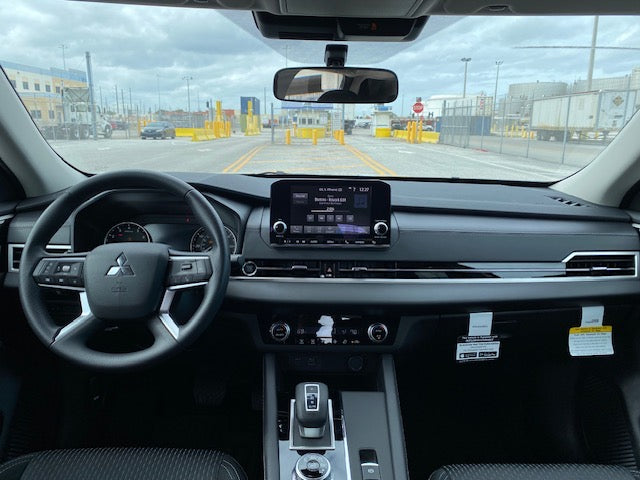 2024 MITSUBISHI OUTLANDER ES FWD 7 PASSENGERS