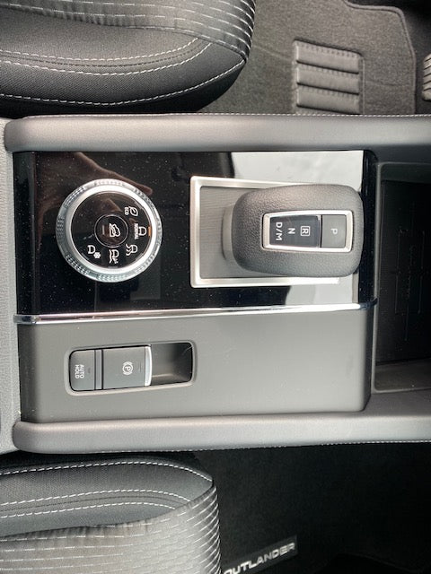 2024 MITSUBISHI OUTLANDER ES FWD 7 PASSENGERS