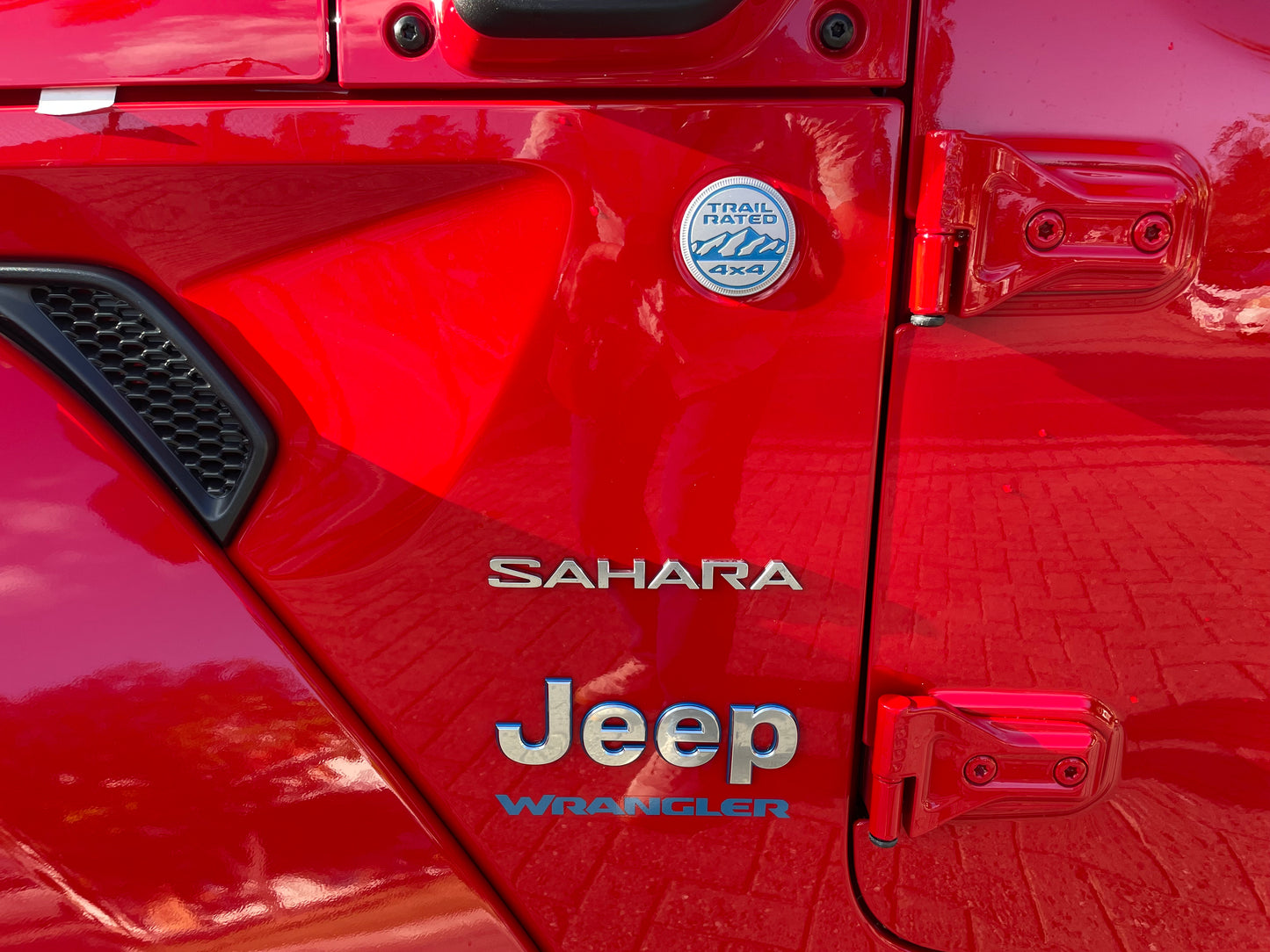 2023 JEEP SAHARA RED 4XE